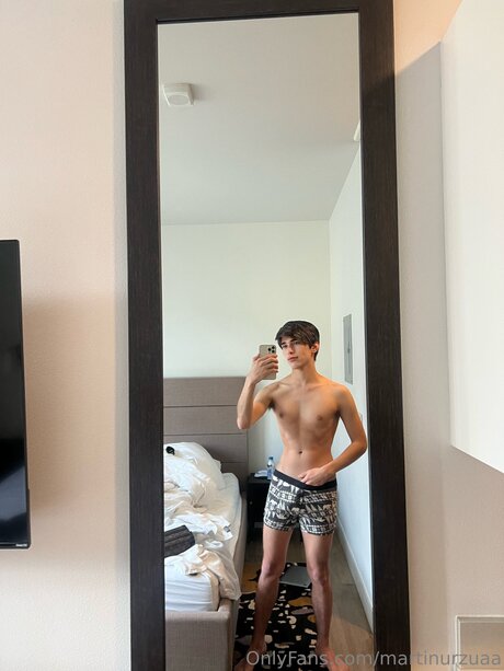 Martin Urzua star erotic img