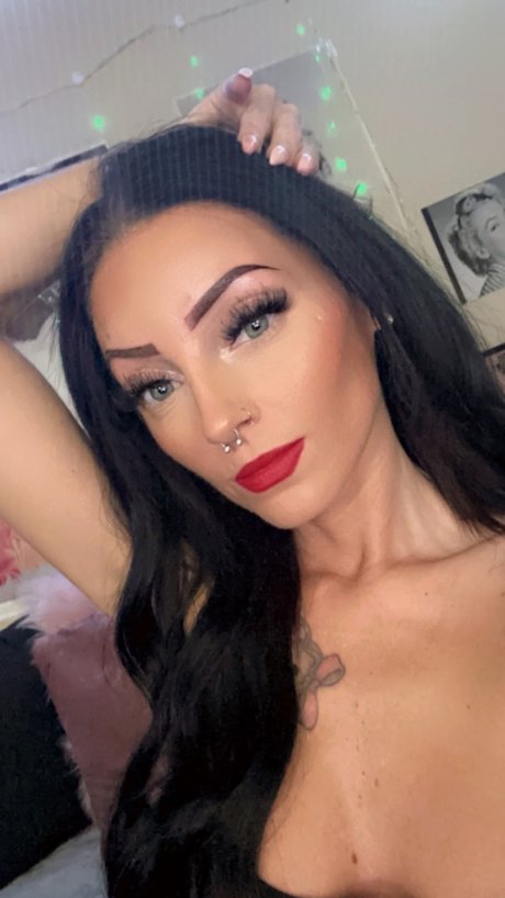 MarilynJenelle star nude pics