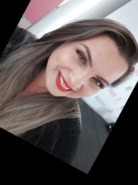 B h L pez naked actress pic