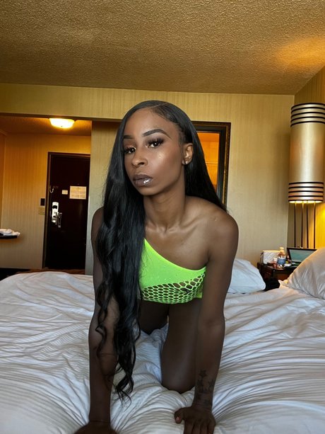 AsiaBabe naked actress image