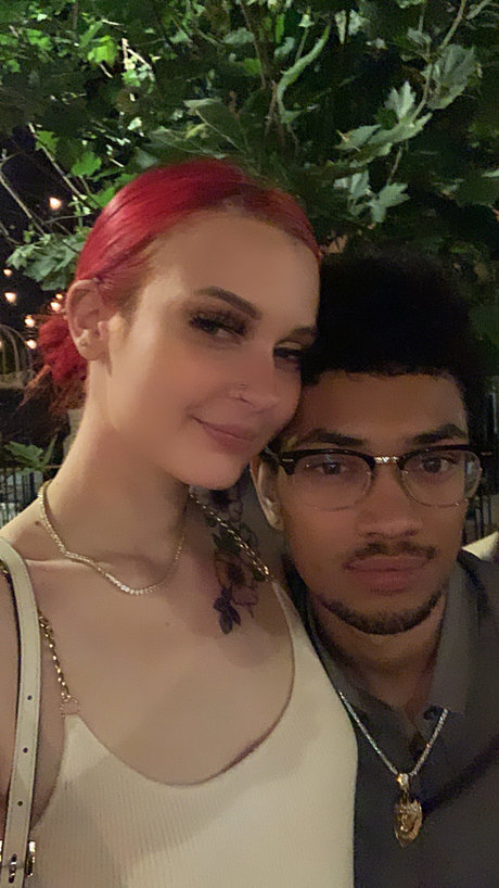 Bai and Beezy top model galleries