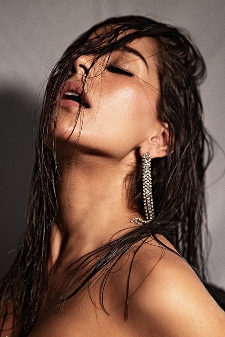 Mau White nude pornstar img