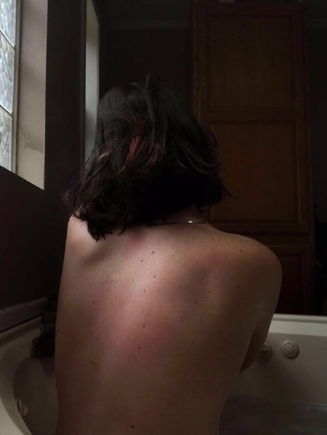 Kynny nude actress image