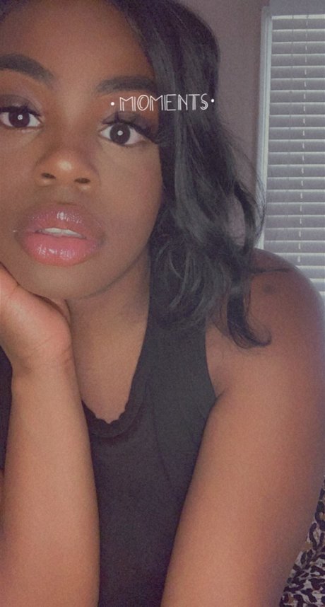 Cinnamon Kiss_ sexy star pics