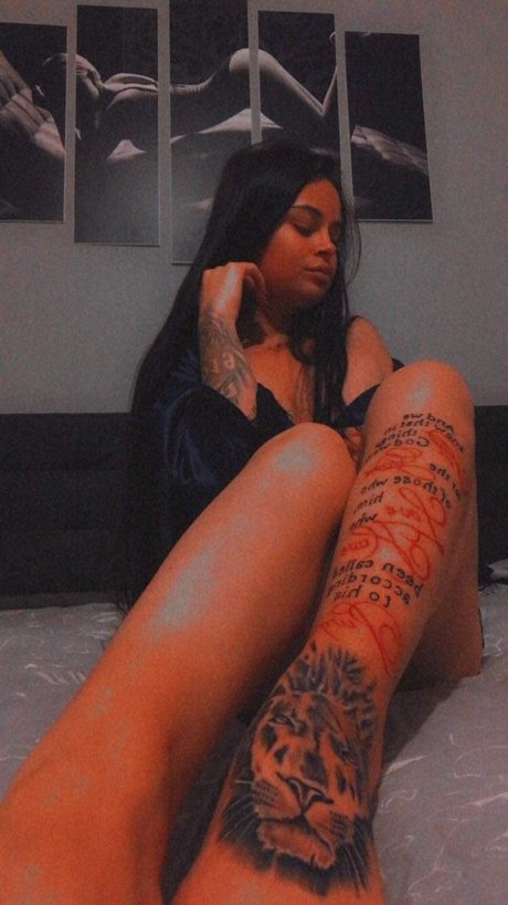 Medeea high quality pornstar photos