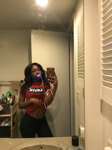 MeccaD naked pornstar gallery