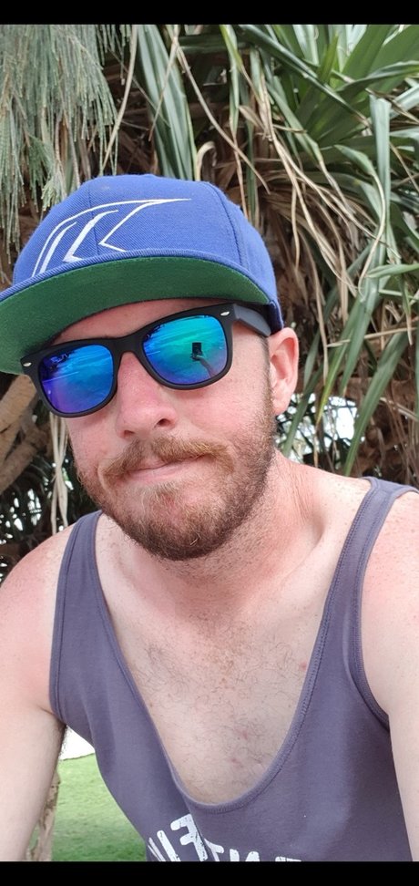 Mitch McLeod star nude picture