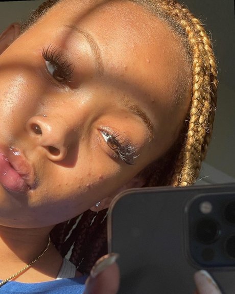 May Feeties model naked pictures