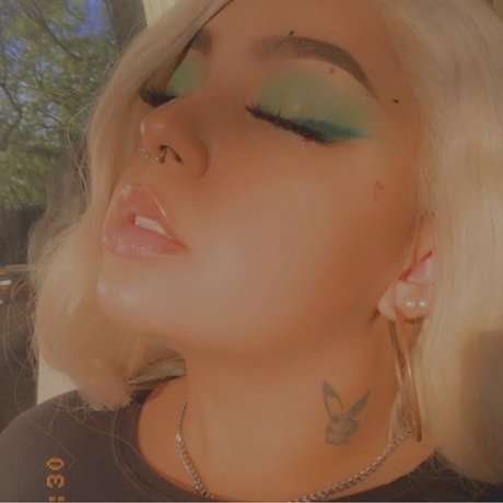 maya grey nudes model image