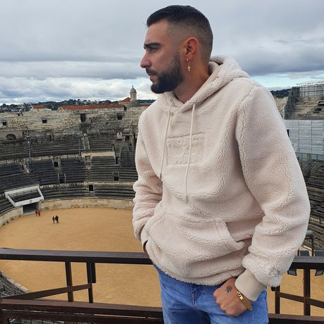 naked teen onlyfans top picture