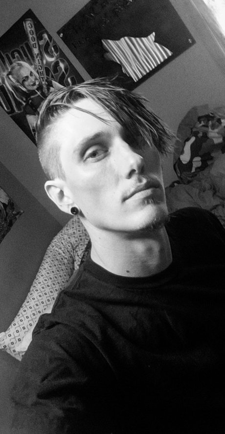 Metal Heathen star free pictures