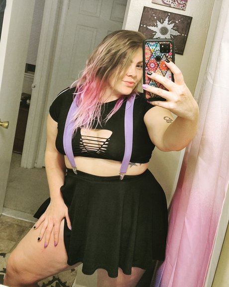 Thick thigh Mel sexy star galleries