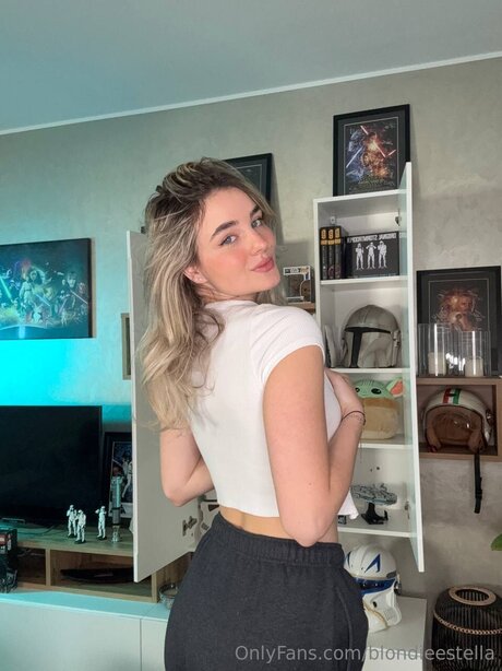 Stella Ray exclusive model img