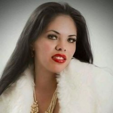 Mi Bella Airosa model nude photo