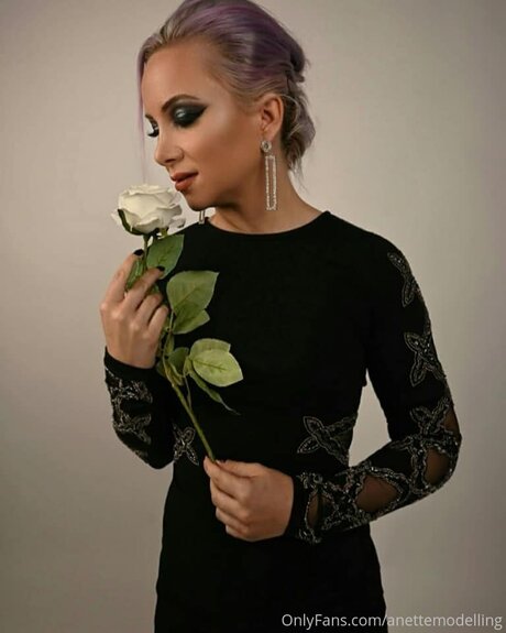 Aneta Hradecka hot actress photos