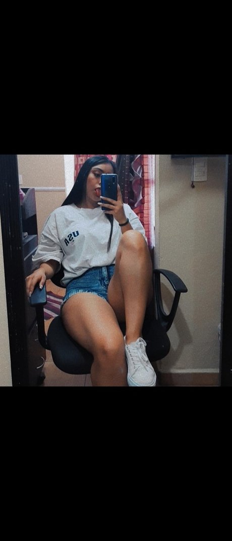 Melani Pineda model hd photos