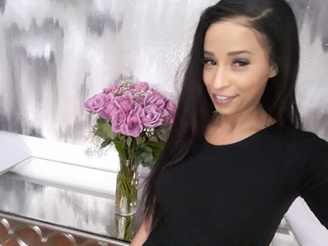 MeganMaxine pornstar pretty picture