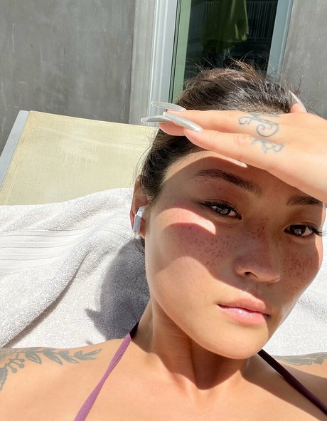 Mae Col pornstar adult galleries