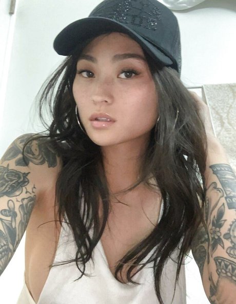 Mae Col free actress archive