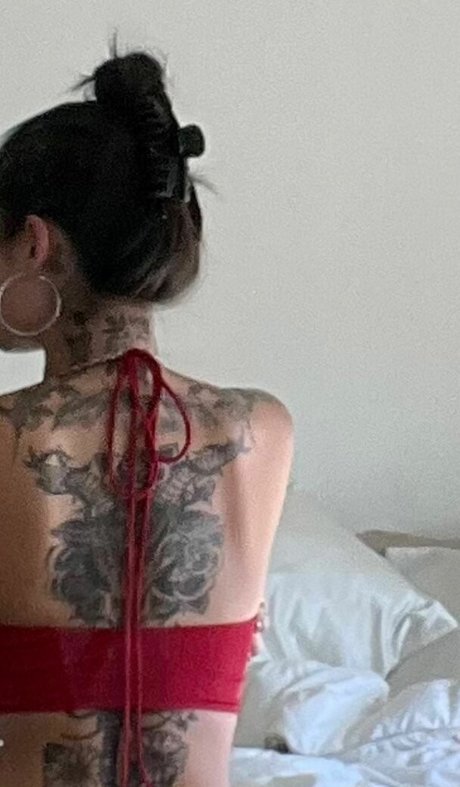 Mae Col star pretty pic