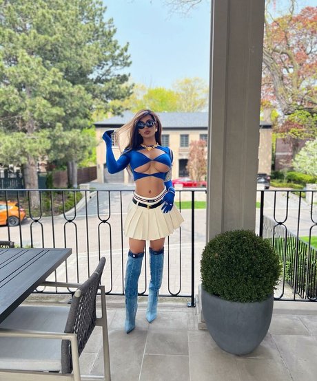 Amelia Maltepe pornstar pretty galleries