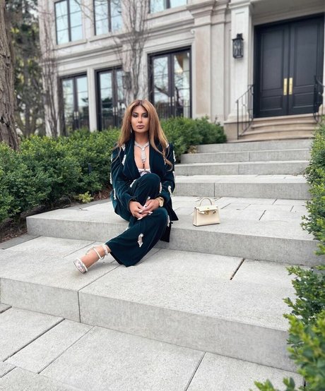 Amelia Maltepe pornstar hot img