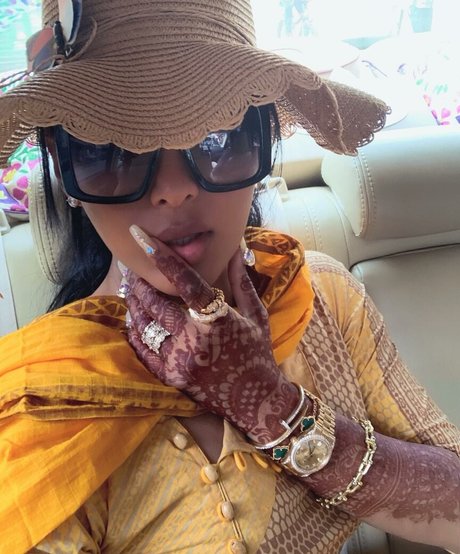 Amelia Maltepe erotic pornstar photo