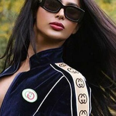 Amelia Maltepe porn model pictures