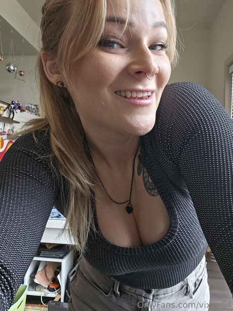 Vixyy64 beautiful model pics