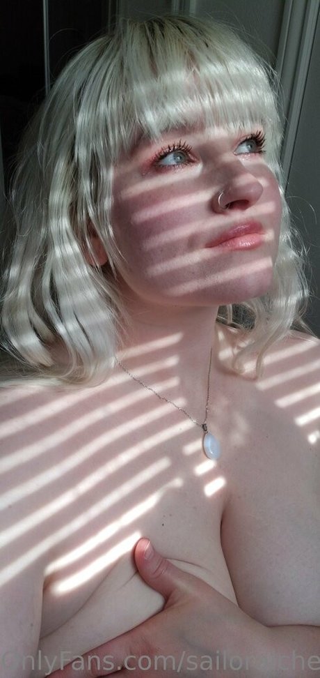 sailoralchemist model top photo