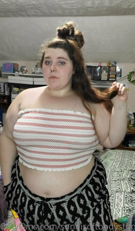 sunnisoftbodystoner model beautiful pictures