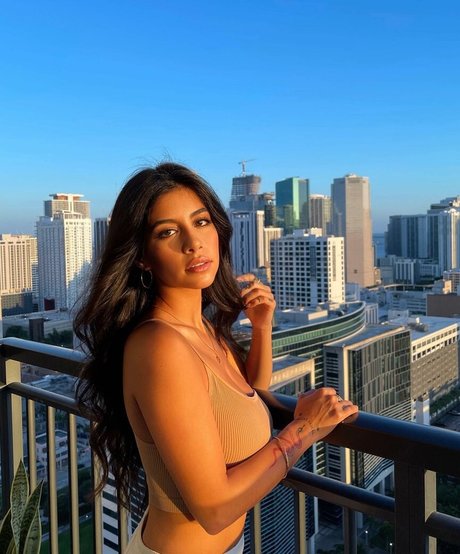 Queenneedy model perfect archive