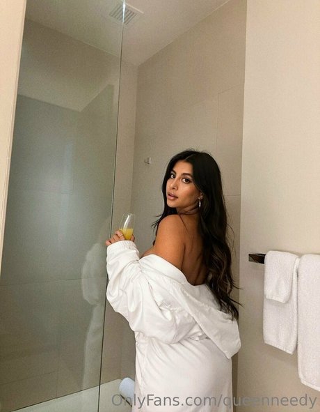 Queenneedy free pornstar images