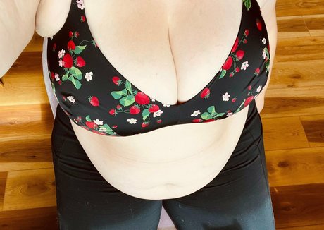 bellaabbondanza exclusive model img