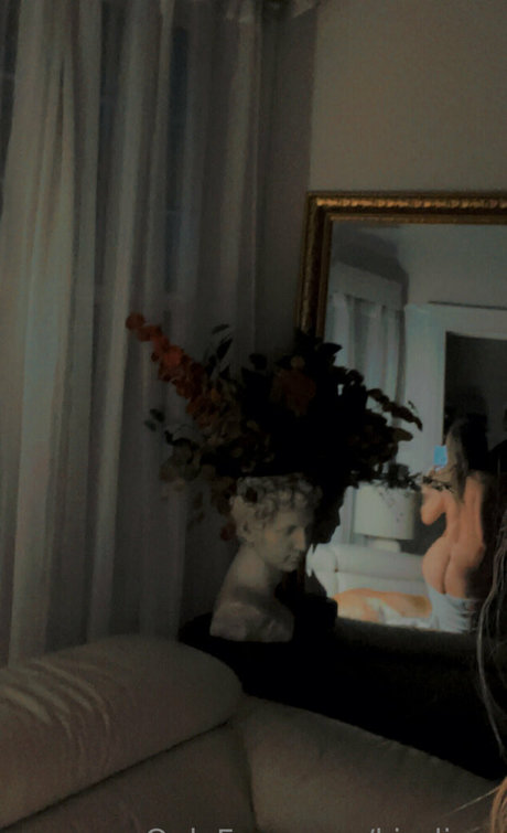 kiralima nude model pictures