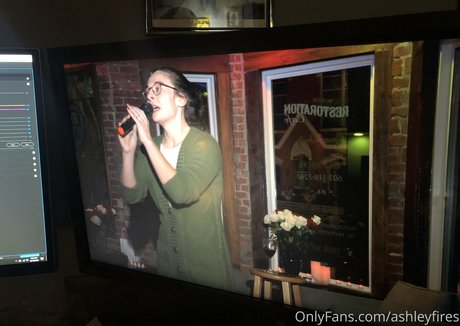 ashleyfires pornographic model images