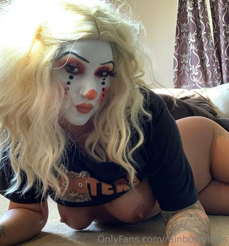 rainbowblows naked model img