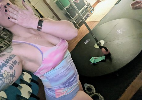 luxxxrose naked actress photo