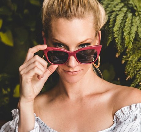 Heather Morris star nude picture