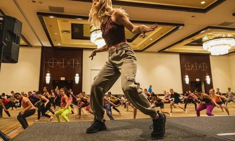 Heather Morris star hot galleries