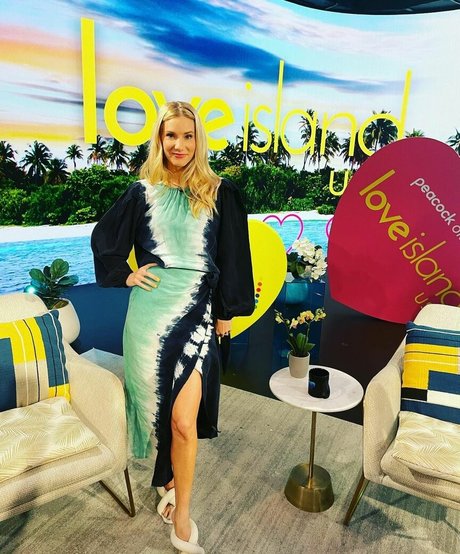 Heather Morris model nude pic