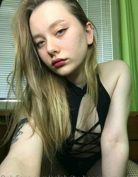 celebrity hannah montana high quality pornstar pic