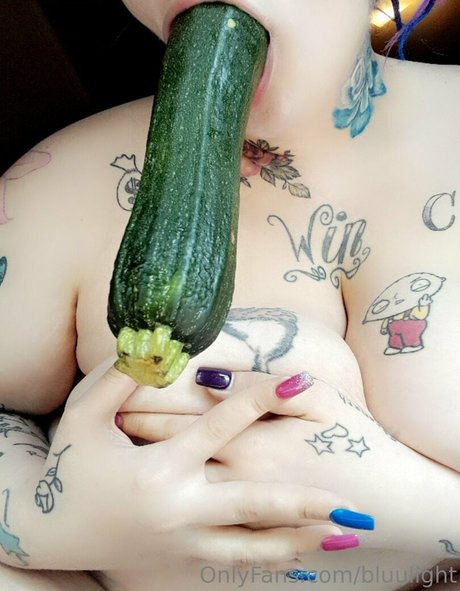 bluulight model naked pictures