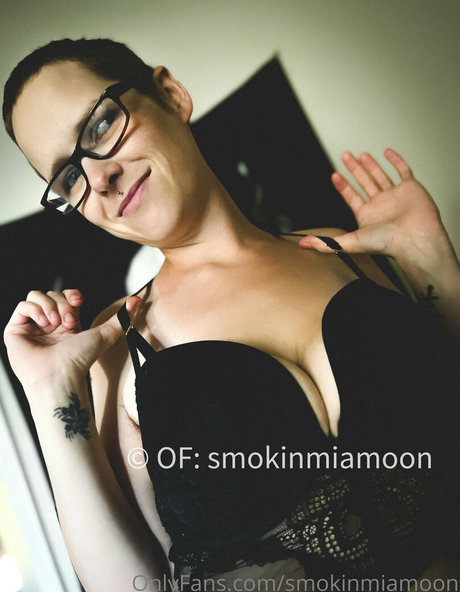 smokinmiamoon pornstar pretty gallery