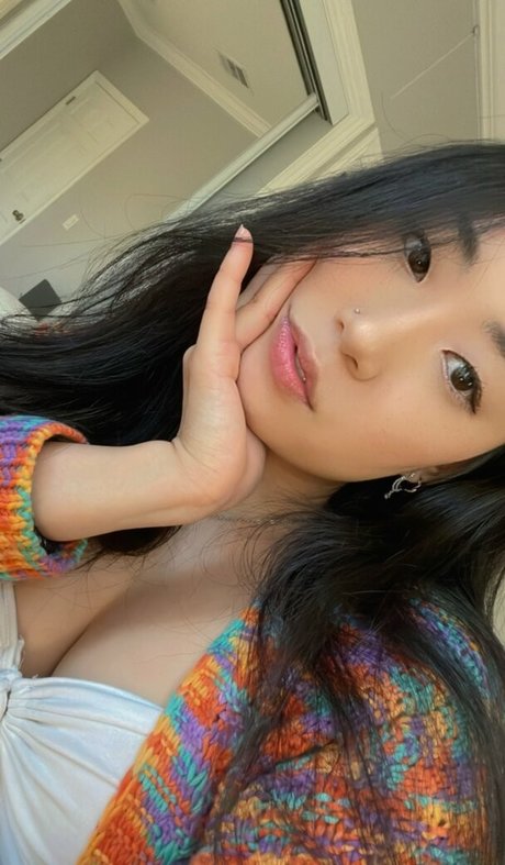 lesbian kissing onlyfans erotic pictures