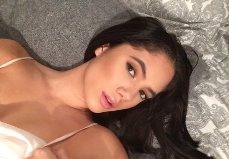 Saoirse Alicia Behzadi hot model galleries