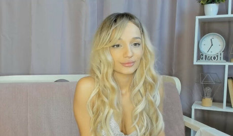 ChloeMorez high quality pornstar pictures