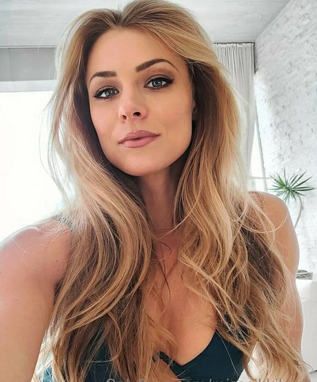 missnikkileigh exclusive star photos