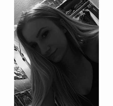 Taylor Flewin high quality model image