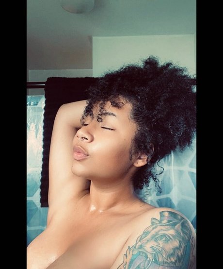 Elusivemulatto pornstar nudes photos